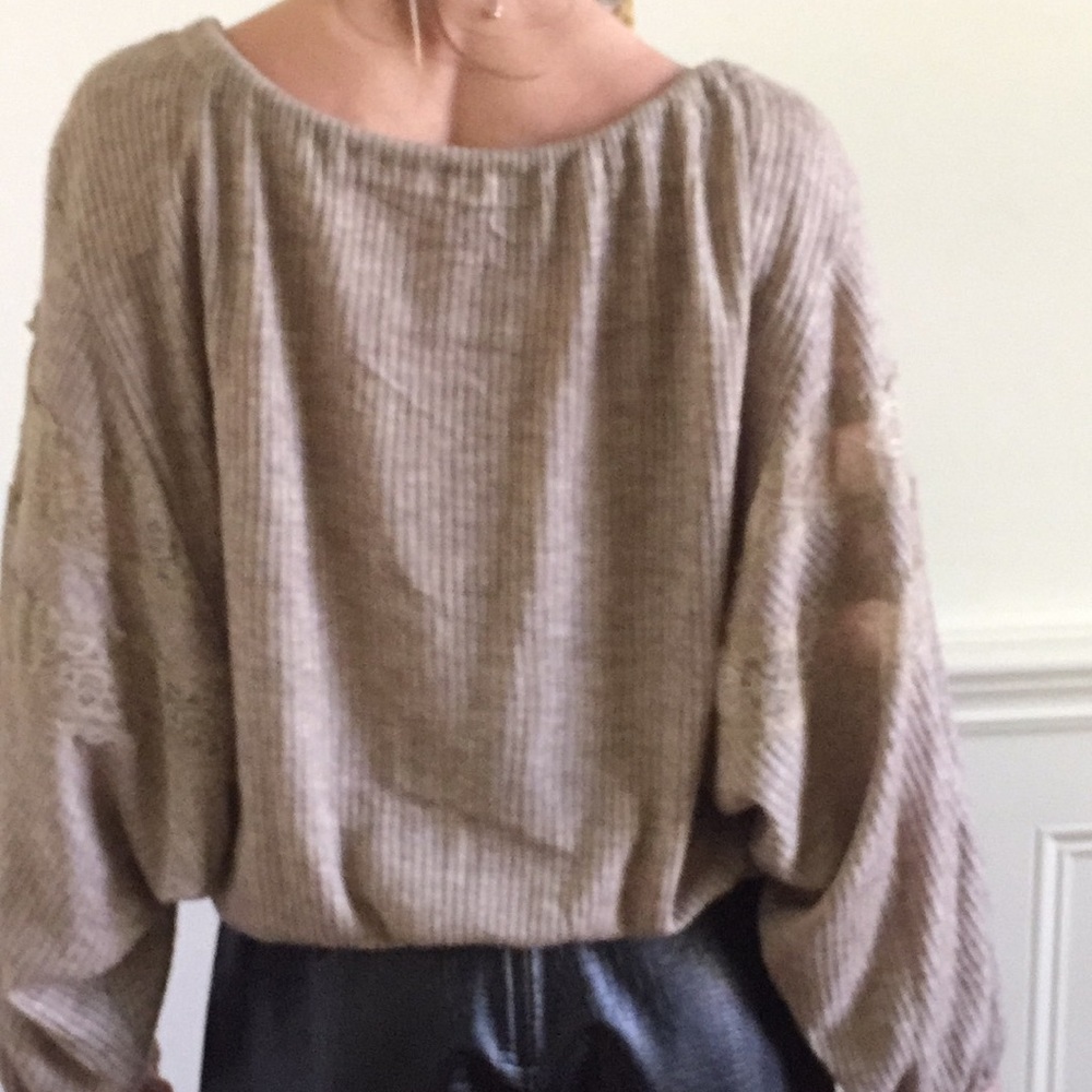 Adjustable neck tie— peasant style top - Picture 2 of 8